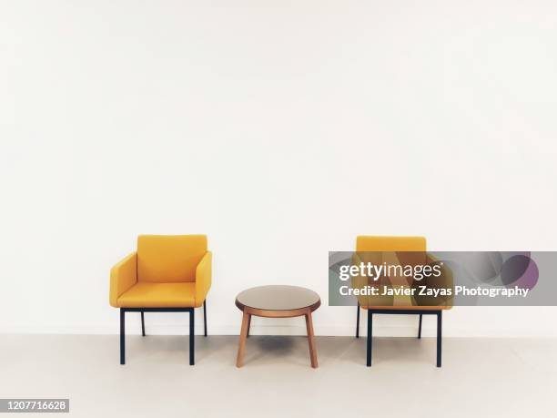 modern waiting room - waiting room stock pictures, royalty-free photos & images