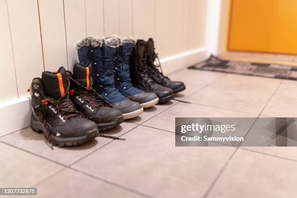 family shoes - moon boot stock pictures, royalty-free photos & images