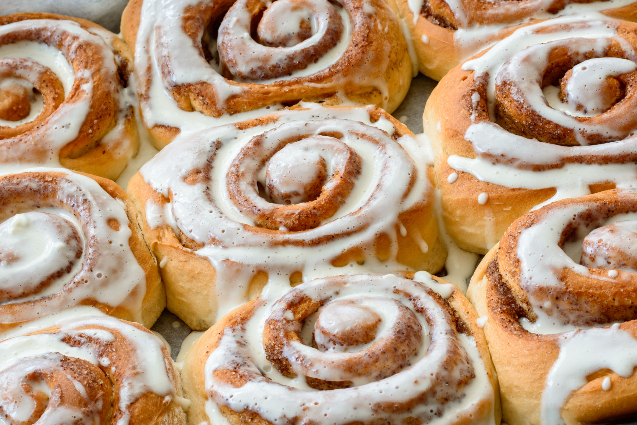 cinnamon buns baking