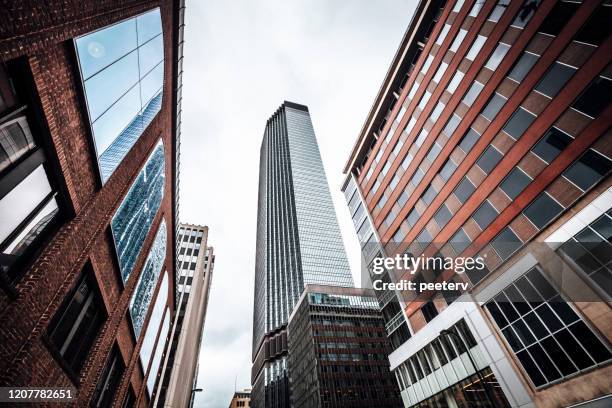 city downtown - minneapolis, minnesota - minneapolis downtown stock pictures, royalty-free photos & images