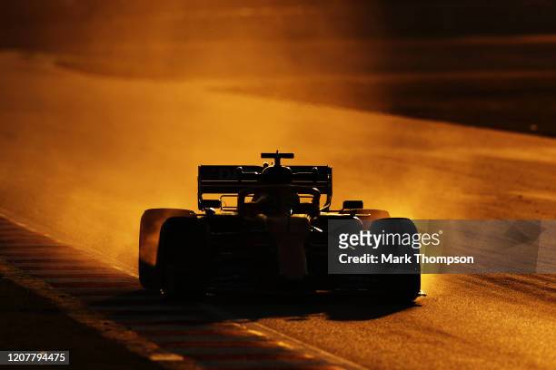 Lando Norris of Great Britain driving the McLaren F1 Team MCL35 Renault locks up under braking during day three of F1 Winter Testing at Circuit de...
