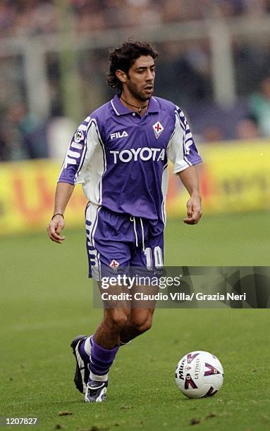 Rui Costa of Fiorentina on the ball against Perugia during the Serie A match at the Artemio Franchi Stadium in Florence, Italy. Fiorentina won 1-0. \...