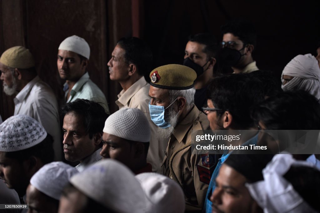 Ignoring Covid-19 Warnings, Indian Muslims Crowd Mosques For Friday Prayers