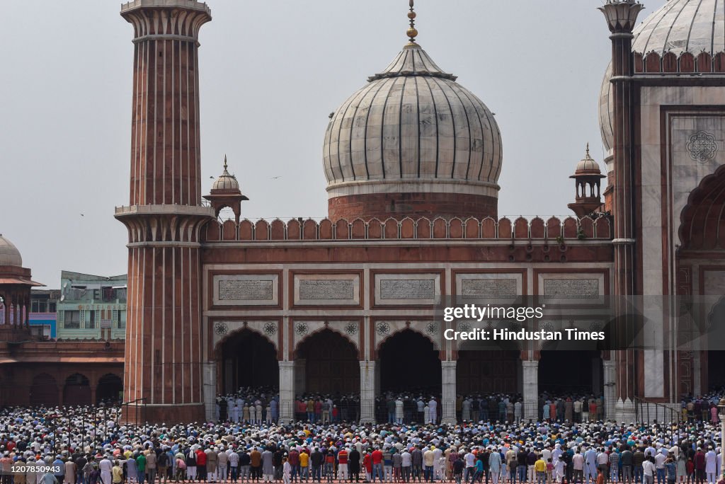 Ignoring Covid-19 Warnings, Indian Muslims Crowd Mosques For Friday Prayers