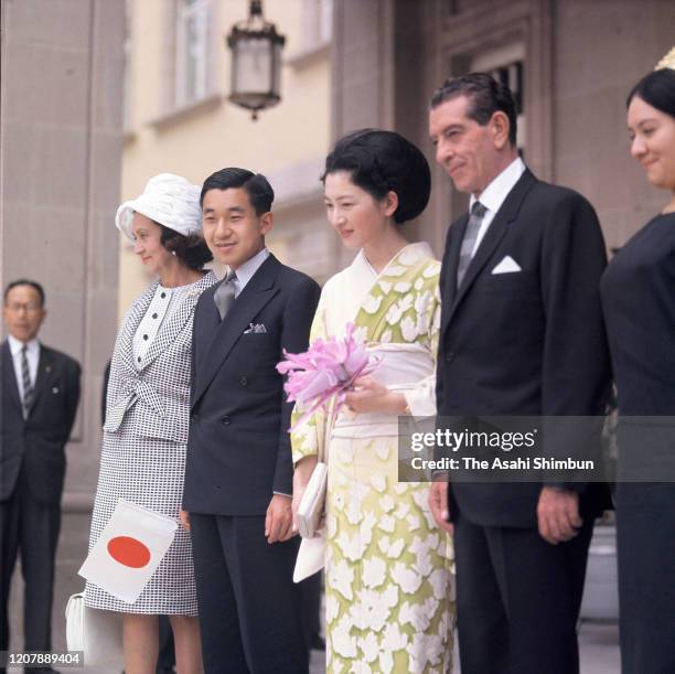 Crown Prince Akihito and Crown Princess Michiko pose with Mexican President Adolfo Lopez Mateos , his wide Eva and daughter Avecita at the Los Pinos...