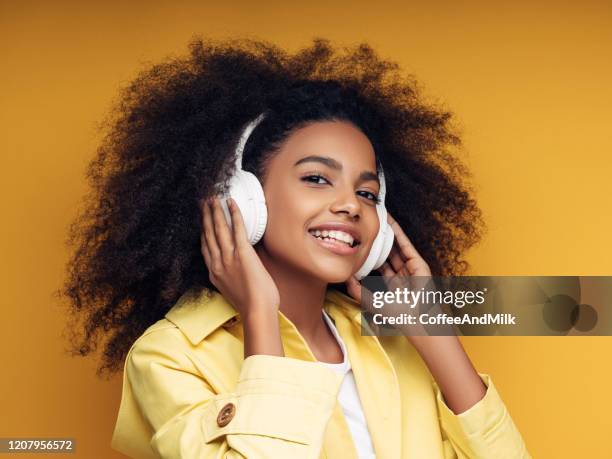 Uhhtt 1,036 Yellow Walkman Stock Photos, High-Res Pictures, and Images ...