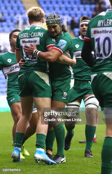 Ollie Hassell-Collins of London Irish scores the opening try during the Gallagher Premiership Rugby match between London Irish and Gloucester Rugby...