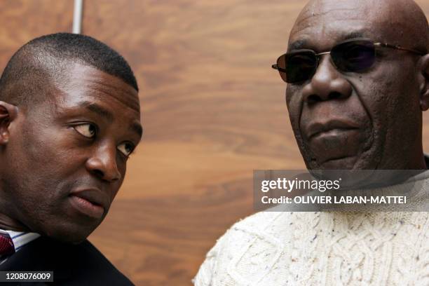 Le musicien Manu Dibango , et le président du Cercle d'Action pour la Promotion de la Diversité en France , Patrick Lozes, sont photographiés à la...