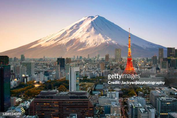 mt. fuji and tokyo skyline - prefeitura de tóquio imagens e fotografias de stock