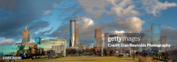 modern cityscape, atlanta, georgia, usa - centennial park stock-fotos und bilder