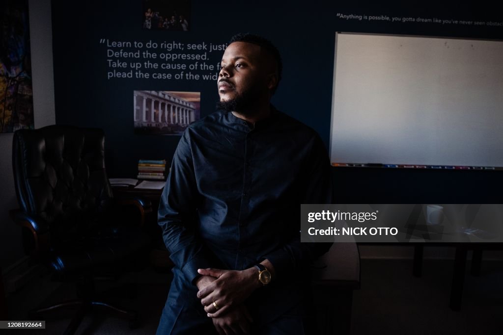 US-HEALTH-VIRUS-ECONOMY-POVERTY