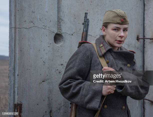 portrait of  soviet woman-officer during world war 2 - red army stock pictures, royalty-free photos & images