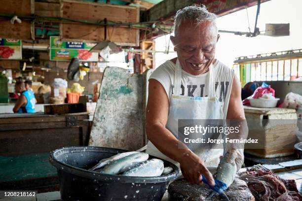 Fishmonger Def 38 Filipino Fishmonger Stock Photos, High-Res Pictures, and Images ...