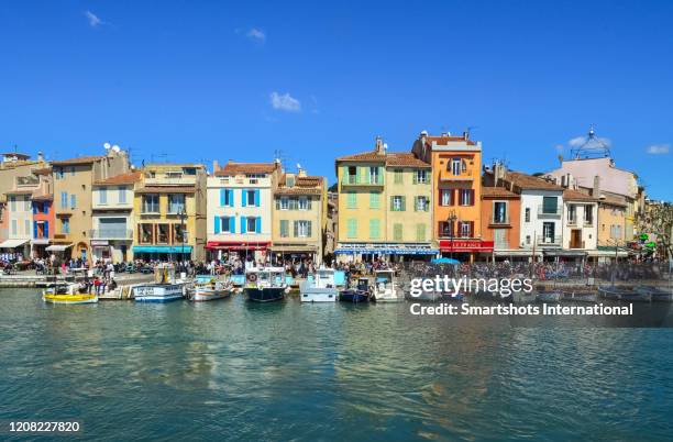 waterfront of old town of fishing village of cassis in cote d'azur, france - nice old town stock pictures, royalty-free photos & images