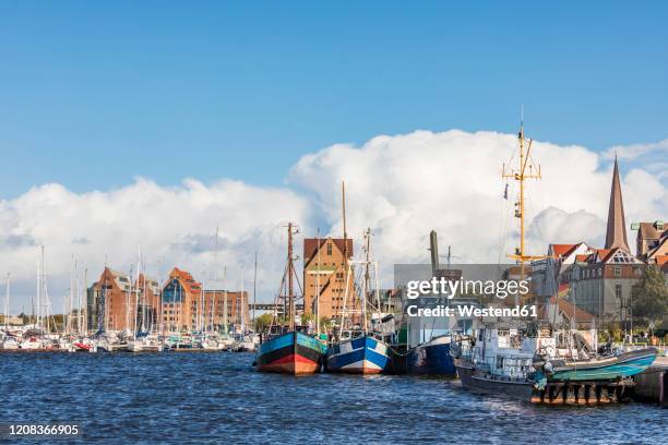 germany, mecklenburg-west pomerania, rostock, hanseatic city harbor - rostock 個照片及圖片檔