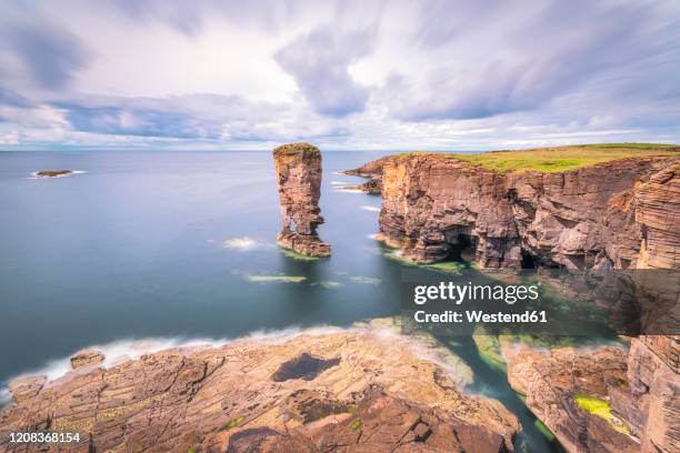 scotland, orkney islands, mainland, yesnaby sea stacks - orkney islands bildbanksfoton och bilder