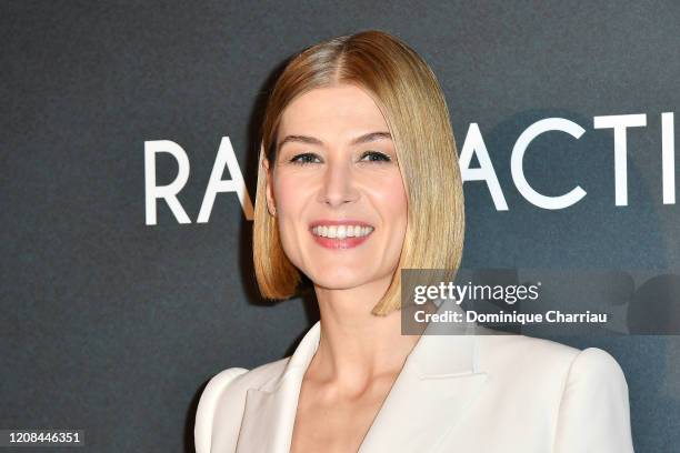 Rosamund Pike attends the "Radioactive" premiere at UGC Danton on February 24, 2020 in Paris, France.