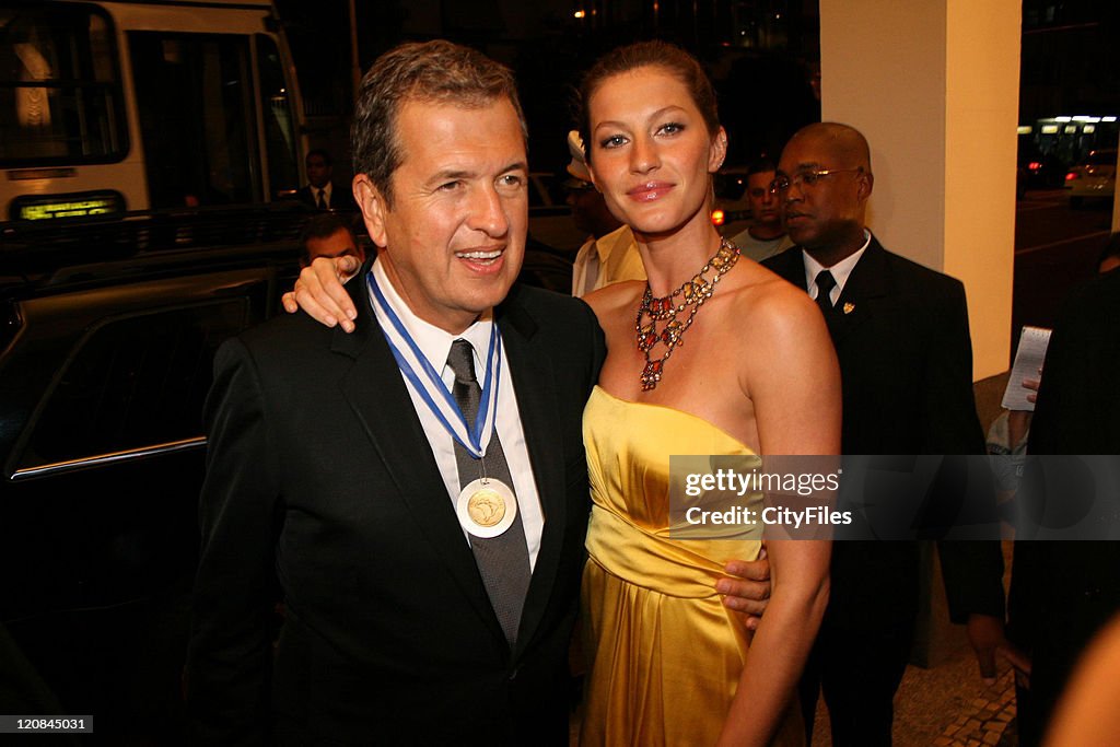 Mario Testino Receives from the Legislative Assembly of the State of Rio the Tiradentes Medal