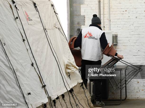 Tour & Taxis : ouverture du centre de triage, d'accueil et d'hébergement de MSF pour les populations vulnérables exclues du système de réponse contre...