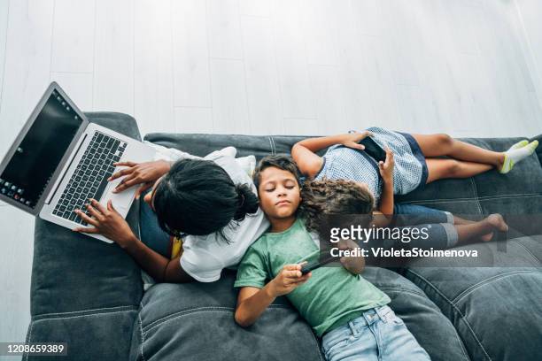 digital family - equipment stock pictures, royalty-free photos & images