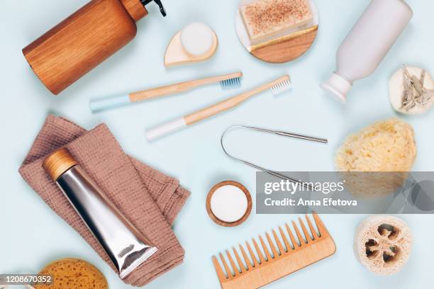 bath accessories set for home - artículos de aseo fotografías e imágenes de stock