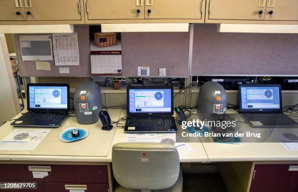 Ucla Rieber Computer Lab 118 Ucla Lab Stock Photos, High-Res Pictures, and Images - Getty Images