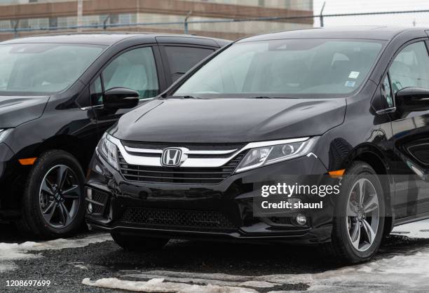 2020 honda odyssey ex minivan - 2020 stock pictures, royalty-free photos & images