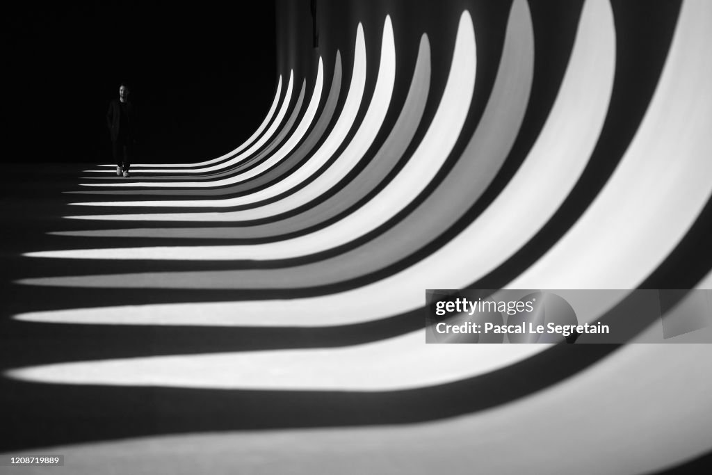 Saint Laurent : Runway - Paris Fashion Week Womenswear Fall/Winter 2020/2021