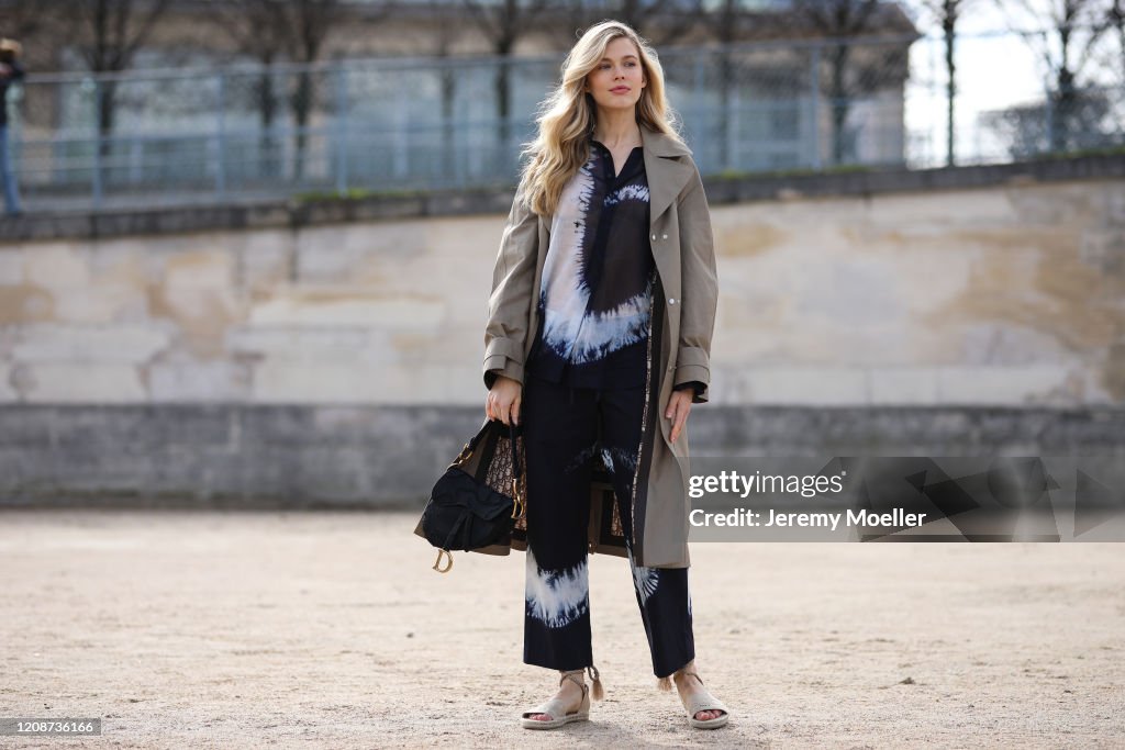 Street Style  - Paris Fashion Week - Womenswear Fall/Winter 2020/2021 : Day Two