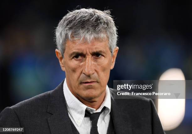 Quique Setién Fc Barcelona coach during the UEFA Champions League round of 16 first leg match between SSC Napoli and FC Barcelona at Stadio San Paolo...