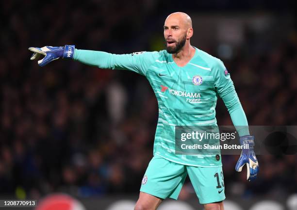 Willy Caballero of Chelsea shoots instructions during the UEFA Champions League round of 16 first leg match between Chelsea FC and FC Bayern Muenchen...