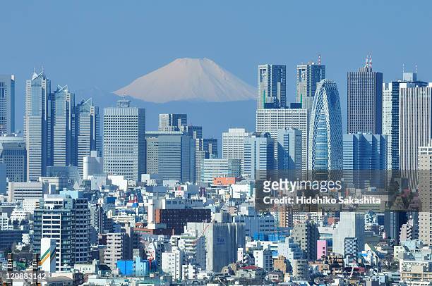 peaceful sunday, shinjuku, tokyo - tokyo skyline stock-fotos und bilder