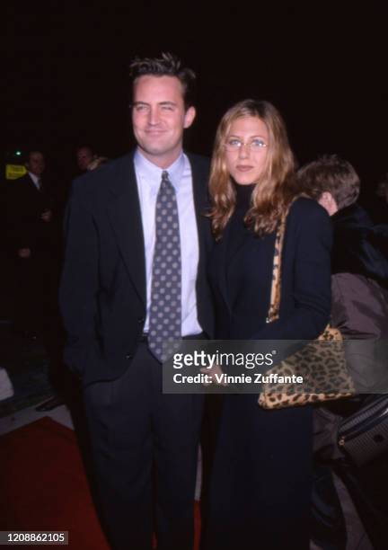 Matthew Perry & Jennifer Aniston at the advance screening for the movie "Kissing A Fool" in 1998 in Los Angeles, Cailfornia.