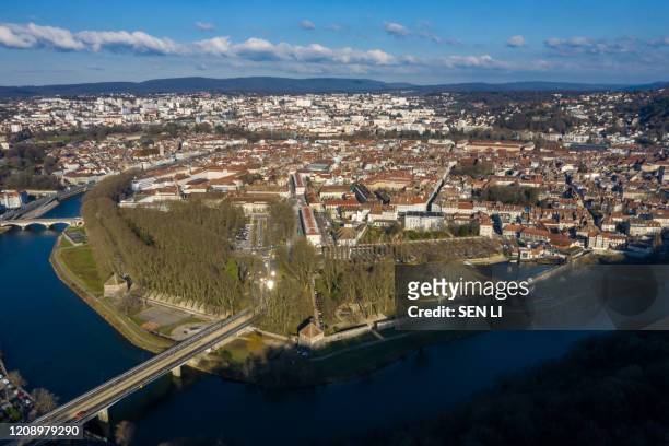 aerial view of french medieval city, old buildings and cityscape in besancon, france - besancon photos et images de collection