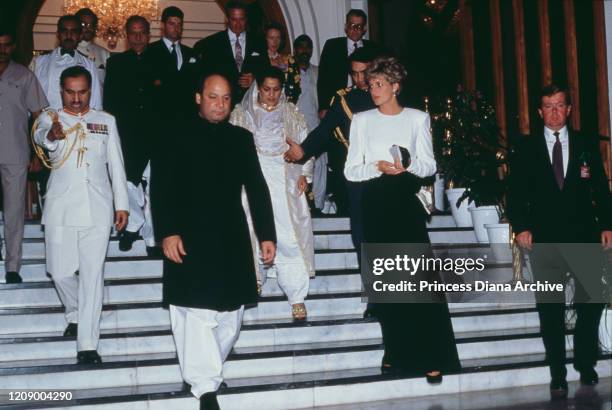 Diana, Princess of Wales attends a dinner held by Nawaz Sharif , the Prime Minister of Pakistan, in Islamabad, Pakistan, September 1991. On the right...