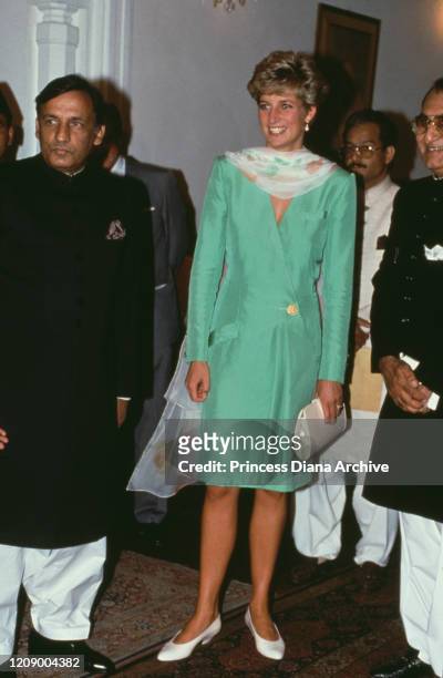 Princess Diana 1991 Pakistan Photos and Premium High Res Pictures ...