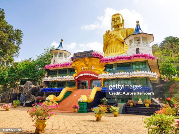 Dambulla Cave Temple golden Buddha statue