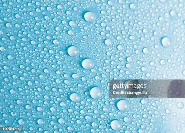 lovely little raindrops - water stockfoto's en -beelden