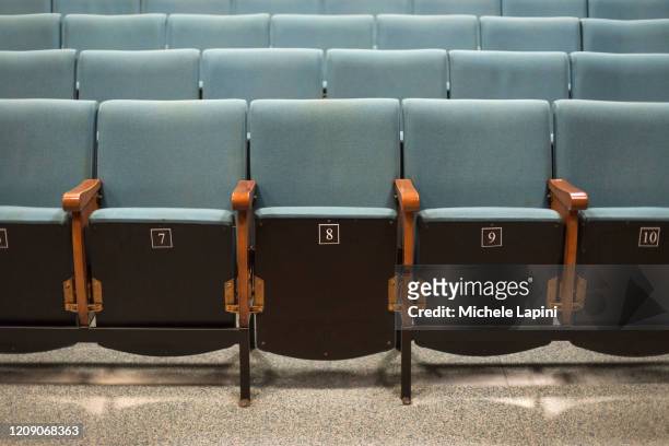 empty cinema - comedy club stock pictures, royalty-free photos & images
