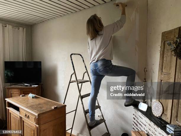 achtergrond verwijderen - vrouw behangen stockfoto's en -beelden