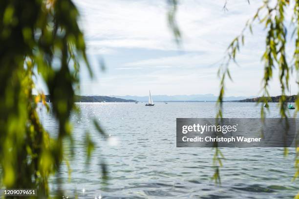 starnberger see - starnberg photos et images de collection