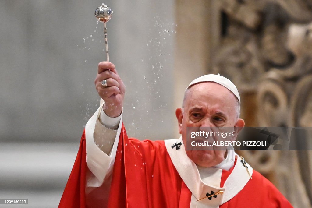 VATICAN-RELIGION-POPE-HEALTH-VIRUS-PALM-SUNDAY-MASS