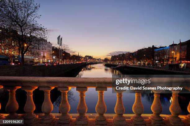 o'connell bridge, dublin city, ireland - ha'penny bridge stock pictures, royalty-free photos & images