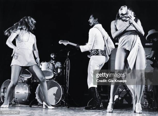 Ike and Tina Turner Revue, Tina Turner, Ike Turner, The Ikettes, De Doelen, Rotterdam, Holland, 12 November 1972.