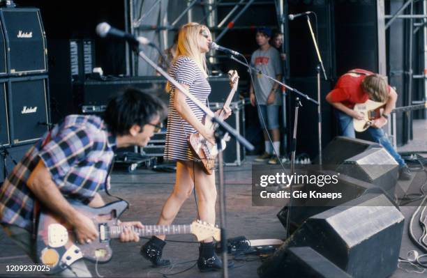 Sonic Youth, Kim Gordon, Thurston Moore, Lee Ranaldo, Pukkelpop Festival, Hasselt, Belgium, 25 August 1991.