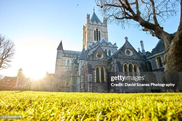 christchurch cathedral, dublin city, ireland - christ church cathedral dublin foto e immagini stock