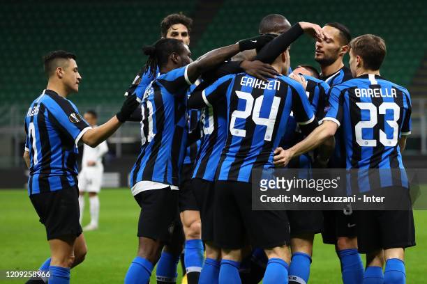 Cristiano Biraghi of FC Internazionale celebrates his goal with his team-mates during the UEFA Europa League round of 32 second leg match between FC...