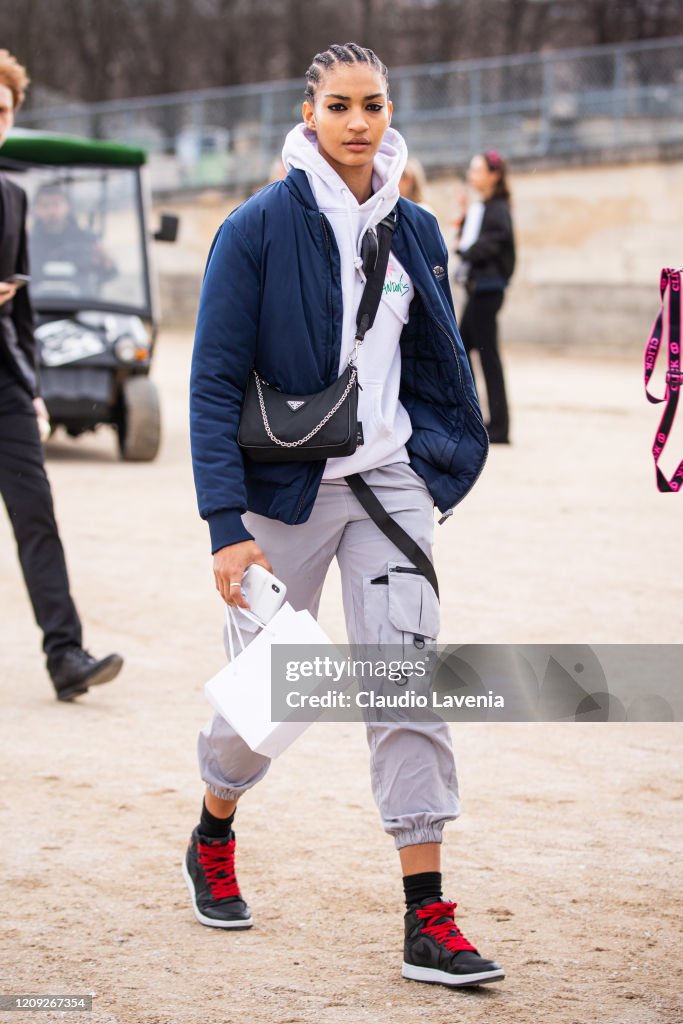 Street Style - Paris Fashion Week - Womenswear Fall/Winter 2020/2021 : Day Two