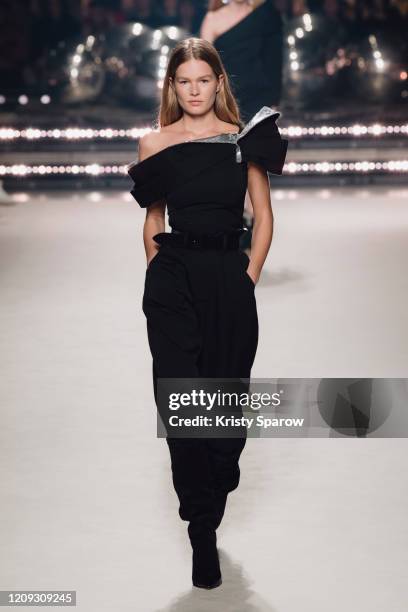 Anna Ewers walks the runway during the Isabel Marant show as part of Paris Fashion Week Womenswear Fall/Winter 2020/2021 on February 27, 2020 in...