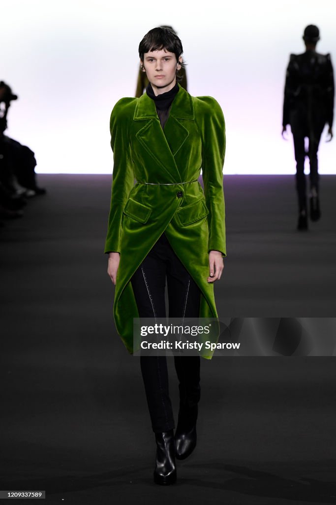 Ann Demeulemeester : Runway - Paris Fashion Week Womenswear Fall/Winter 2020/2021